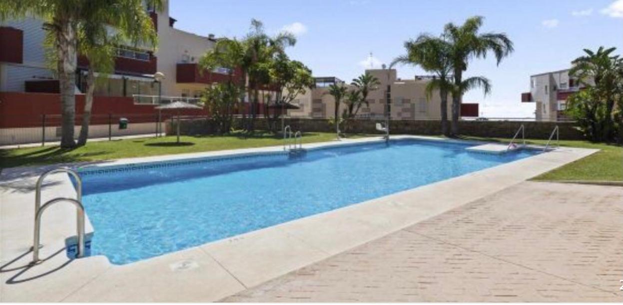 Ático duplex en Benalmádena vistas al mar y montaña dos habitaciones Esterno foto